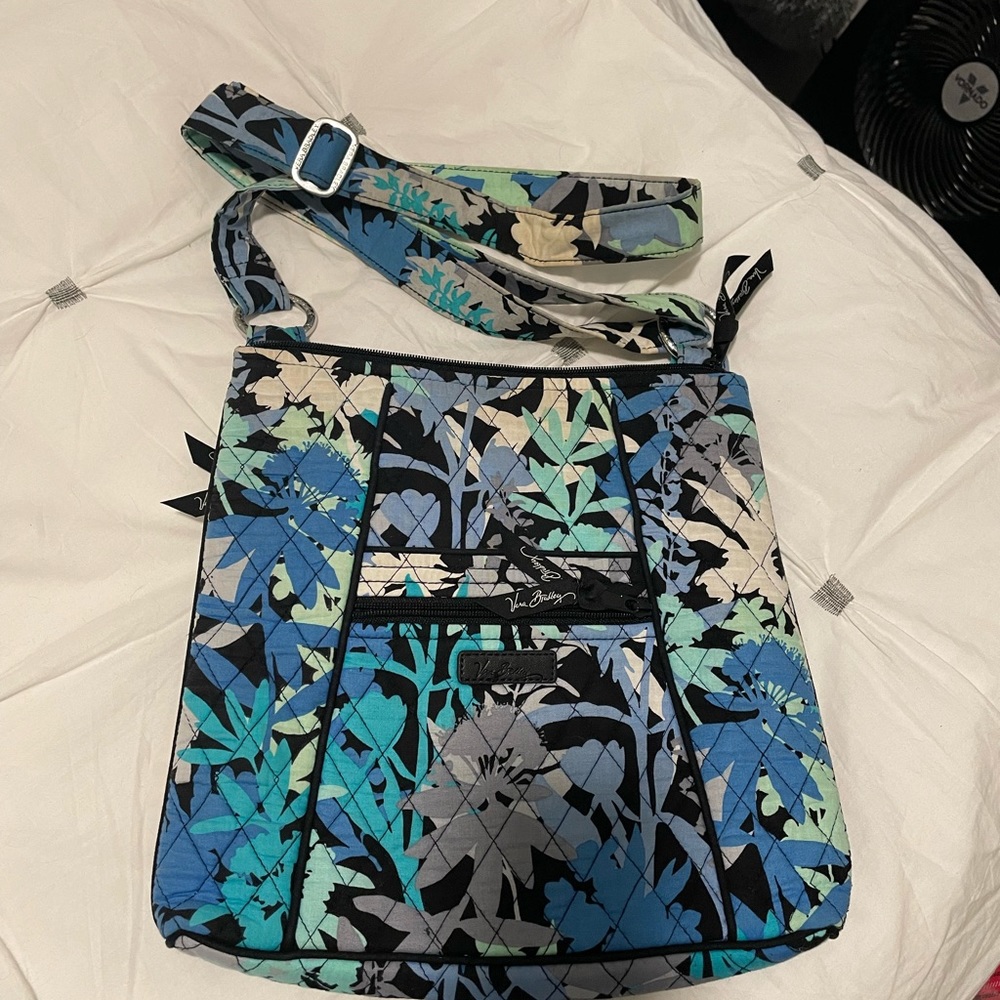 Vera Bradley cross body great for trips lots of pockets